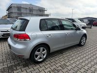 Gebraucht VW Golf VII 105 PS (77 kW) 2012 Silber Limousine