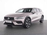 Gebraucht Volvo V60 CC Ultimate 197 PS (144 kW) 2024 Gold Kombi