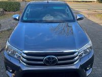 Gebraucht Toyota HiLux 150 PS (110 kW) 2018 Grau Abholung