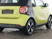 Gebraucht Smart ForTwo Electric Drive Exclusive 60 kW (82 PS) 2024 Bodypanels in lime green uni Cabrio
