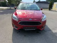 Gebraucht Ford Focus Trend 101 PS (74 kW) 2016 Rot Limousine