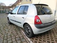 Gebraucht Renault Clio II 82 PS (60 kW) 2004 Silber Kleinwagen