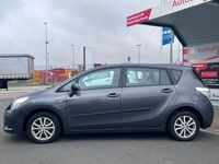 Gebraucht Toyota Verso Edition 147 PS (108 kW) 2011 Grau Van / Kleinbus