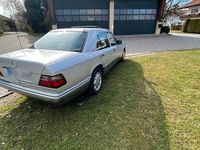 Usata Mercedes E250 113 CV (83 kW) 1994 Argento Berlina