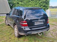 Gebraucht Mercedes ML320 224 PS (164 kW) 2005 Schwarz SUV