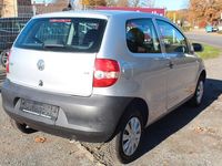 Second-hand VW Fox Basis 75 CP (55 kW) 2006 Argintiu Hatchback
