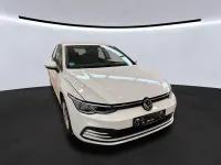 Second-hand VW Golf VIII Life 150 CP (110 kW) 2023 Alb Berlinǎ