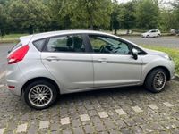 Gebraucht Ford Fiesta Trend 82 PS (60 kW) 2010 Silber Kleinwagen