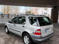 Gebraucht Mercedes ML320 218 PS (160 kW) 2001 Silber SUV