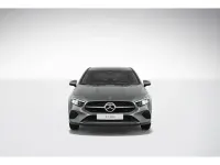 Gebraucht Mercedes A200 Progressive 163 PS (119 kW) 2023 Mountaingrau (metallic) Limousine