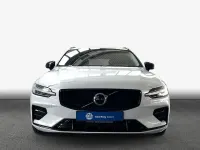 Gebraucht Volvo V60 Plus 197 PS (144 kW) 2024 Crystal whitepearl 707 Kombi
