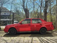Gebraucht VW Vento 75 PS (55 kW) 1996 Rot Limousine