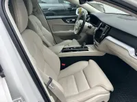 Gebraucht Volvo V60 Momentum 197 PS (144 kW) 2020 Weiß Kombi