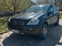 Gebraucht Mercedes ML320 224 PS (164 kW) 2006 Schwarz SUV