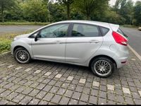 Gebraucht Ford Fiesta Trend 82 PS (60 kW) 2010 Silber Kleinwagen
