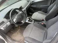 Gebraucht Opel Astra 90 PS (66 kW) 2009 Silber Limousine