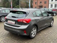 gebraucht Ford Focus 1.5 TDCI Aut.Lim+NAVI+KLIMATR+PDC+SHZ+SPURH.TEMPO