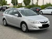 Gebraucht Opel Astra 2012 Silber Kombi