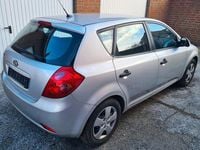 Gebraucht Kia Ceed 109 PS (80 kW) 2007 Silber Kleinwagen
