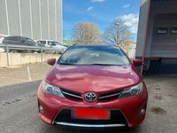 Gebraucht Toyota Auris 132 PS (97 kW) 2015 Rot Kombi