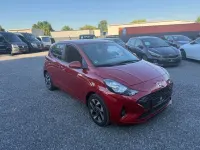 Gebraucht Hyundai i10 Trend 63 PS (46 kW) 2024 Rot Kleinwagen