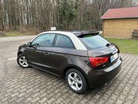 Gebraucht Audi A1 Attraction 86 PS (63 kW) 2011 Braun Kleinwagen