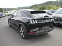Neu Ford Mustang Mach-E Basis 197 kW (268 PS) 2025 Schwarz SUV