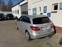 Gebraucht Mercedes B220 184 PS (135 kW) 2013 Silber Van / Kleinbus