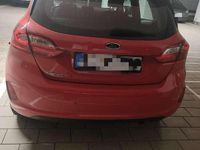 Gebraucht Ford Fiesta Cool & Connect 75 PS (55 kW) 2020 Rot Limousine