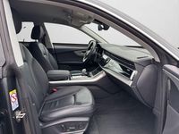 Gebraucht Audi Q8 Ambiente 231 PS (169 kW) 2022 Daytonagrau perleffekt (metallic) SUV