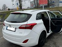Gebraucht Hyundai i30 Passion Plus 135 PS (99 kW) 2016 Weiß Limousine