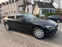 Gebraucht BMW 318 Advantage 150 PS (110 kW) 2017 Schwarz Limousine