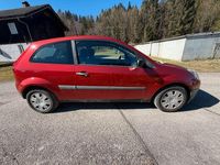 Gebraucht Ford Fiesta Ambiente 69 PS (50 kW) 2006 Rot Kleinwagen