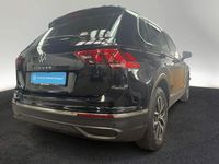 Gebraucht VW Tiguan Life 150 PS (110 kW) 2022 Deep black perleffekt (metallic) SUV