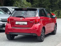 Gebraucht Toyota Yaris Style 99 PS (72 kW) 2016 Rot Kleinwagen