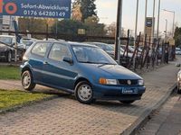 Gebraucht VW Polo 60 PS (44 kW) 1999 Blau Kleinwagen