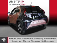 Neu Toyota Aygo X 116 PS (85 kW) 2026 Cinnamon bronze/black mica SUV