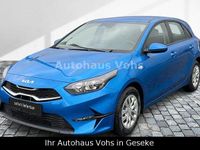 Neu Kia Ceed Best 140 PS (102 kW) 2025 Weiß Kleinwagen