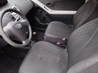 Gebraucht Toyota Yaris 70 PS (51 kW) 2007 Rot Kleinwagen