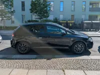 Second-hand Seat Leon Reference 105 CP (77 kW) 2012 Negru Berlinǎ