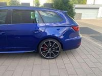 Używany Seat Leon ST 300 KM (220 kW) 2018 Niebieski Kombi