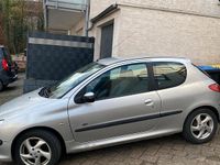 Gebraucht Peugeot 206 60 PS (44 kW) 2005 Silber Kleinwagen