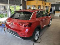 Gebraucht VW T-Roc Life 150 PS (110 kW) 2024 Kings red metallic SUV