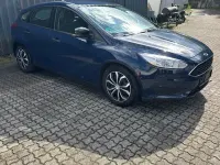 Gebraucht Ford Focus Ambiente 101 PS (74 kW) 2015 Blau Limousine