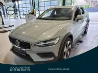 Gebraucht Volvo V60 CC Plus 197 PS (144 kW) 2024 Grau Kombi