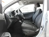 Gebraucht Hyundai i10 67 PS (49 kW) 2018 Sleek silver Kleinwagen