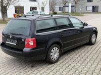 Gebraucht VW Passat Comfortline 131 PS (96 kW) 2004 Black magic perleffekt Kombi