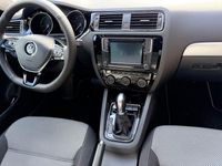 Second-hand VW Jetta 170 CP (125 kW) 2016 Albastru Berlinǎ