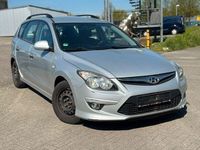 Gebraucht Hyundai i30 Classic 109 PS (80 kW) 2010 Silber Kombi