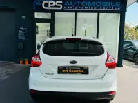 Gebraucht Ford Focus Champions Edition 116 PS (85 kW) 2013 Weiß Limousine